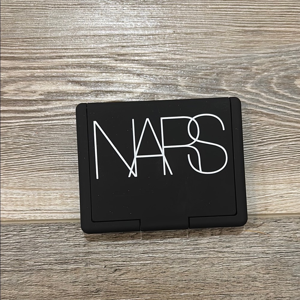 NARS Blush with a Makeup Brush - NEW - Picture 3 of 5